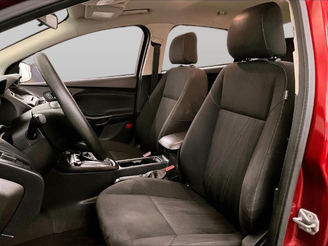 Used 2017 Ford Focus SE FWD image 25