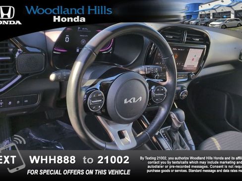 Used 2023 Kia Soul EX image 9