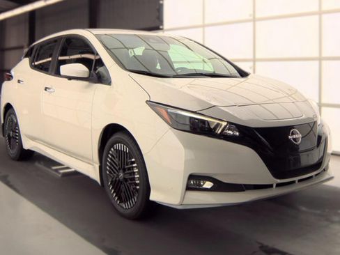 Used 2025 Nissan Leaf SV Plus FWD image 2