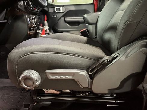 Used 2021 Jeep Gladiator Sport image 20