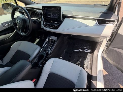 Used 2021 Toyota Corolla SE w/ SE Preferred Package FWD image 11