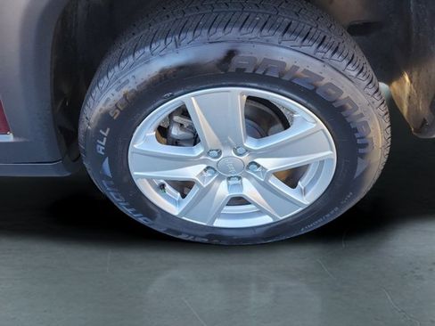 Certified 2022 Jeep Compass Latitude image 11