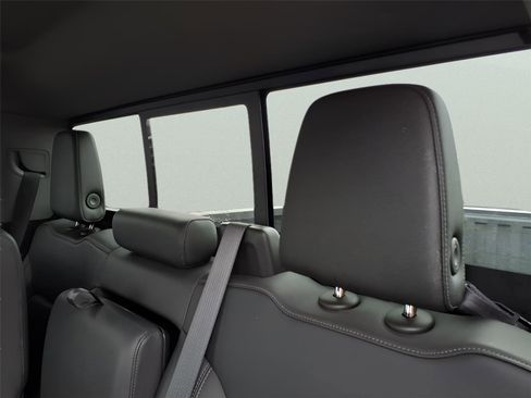 Used 2022 Chevrolet Silverado 1500 LTZ w/ LTZ Premium Package image 12