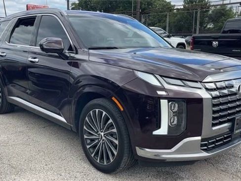 Used 2023 Hyundai Palisade Calligraphy image 32