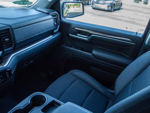 Used 2024 Chevrolet Silverado 1500 LT AWD/4WD image 14