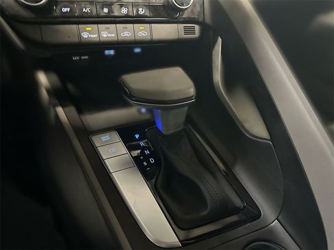 Certified 2025 Hyundai Elantra Sport image 19