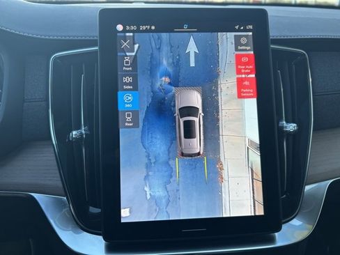 Certified 2025 Volvo XC90 B6 Plus image 24