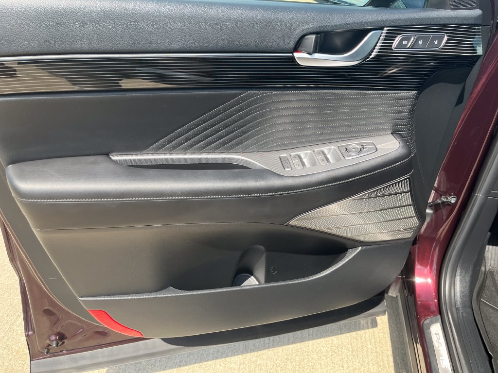 Used 2025 Hyundai Palisade Calligraphy AWD/4WD image 11