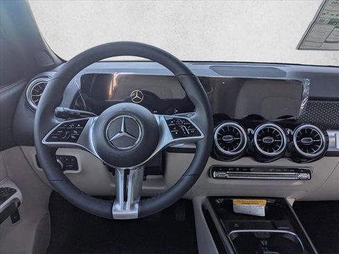 New 2026 Mercedes-Benz GLB 250 image 11