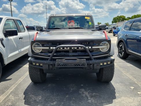 Used 2022 Ford Bronco Outer Banks w/ Sasquatch Package AWD/4WD image 2