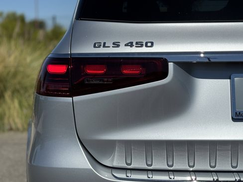New 2025 Mercedes-Benz GLS 450 4MATIC image 12