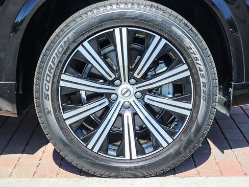 Used 2023 Volvo XC90 B5 Core w/ Protection Package Premier AWD/4WD image 11