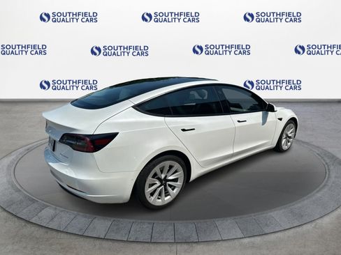 Used 2022 Tesla Model 3 Long Range AWD/4WD image 7