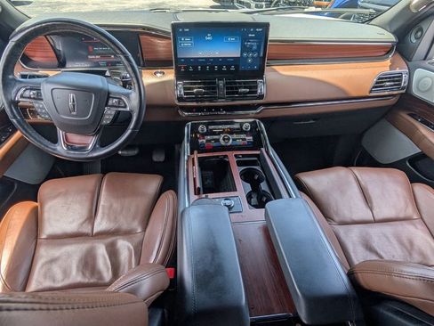 Used 2023 Lincoln Navigator Reserve AWD/4WD image 14