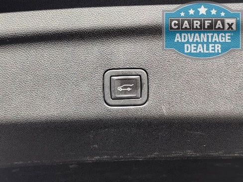 Used 2024 Chevrolet Suburban LT image 12