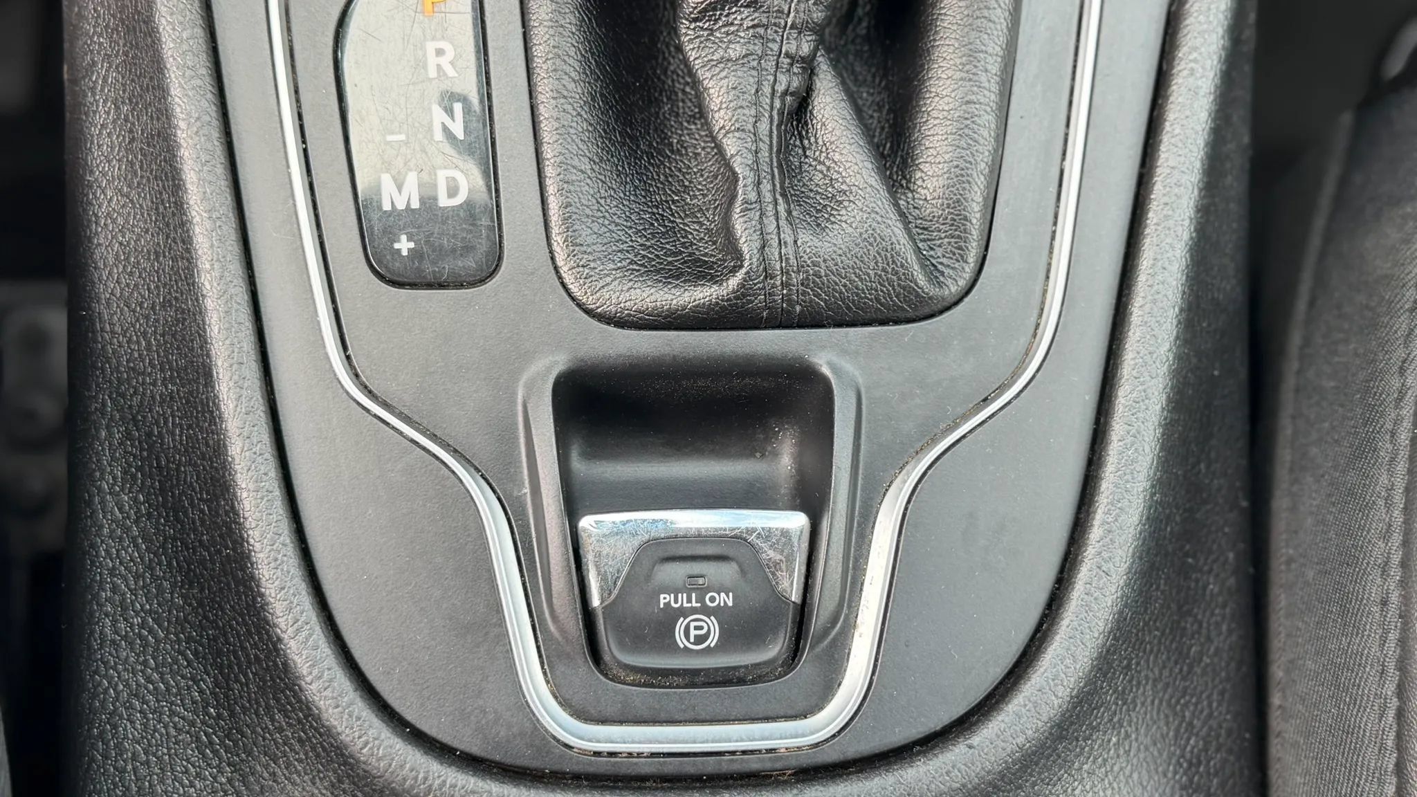 Used 2019 Jeep Cherokee Latitude Plus FWD image 31