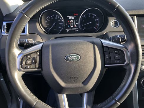 Used 2016 Land Rover Discovery Sport SE image 19