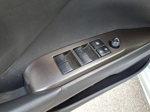 Used 2023 Toyota Camry SE w/ Cold Weather Package image 16