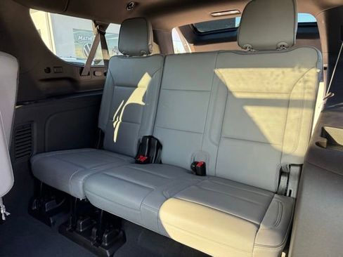 Used 2022 GMC Yukon XL SLT w/ SLT Luxury Package AWD/4WD image 10