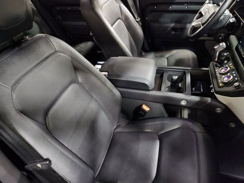 Used 2024 Land Rover Defender 130 S image 31