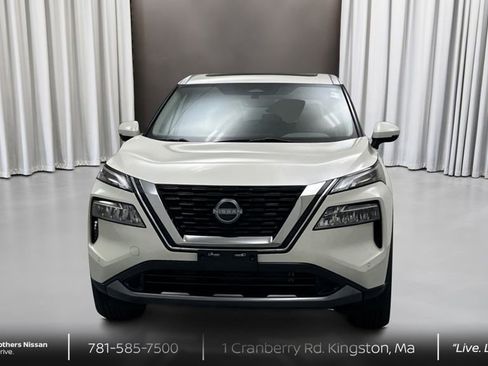 Used 2023 Nissan Rogue SL w/ SL Premium Package image 2