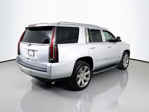 Used 2016 Cadillac Escalade Premium image 9