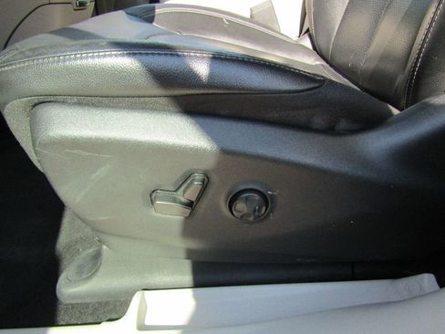 Used 2022 Chrysler Pacifica Touring-L image 20