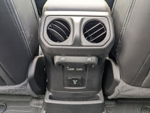 Used 2021 Jeep Wrangler Unlimited Sahara image 30