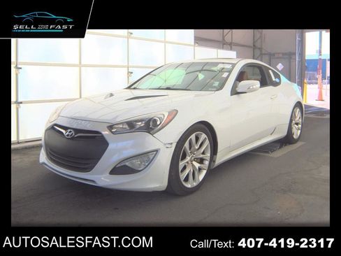 Used 2013 Hyundai Genesis 3.8 image 1