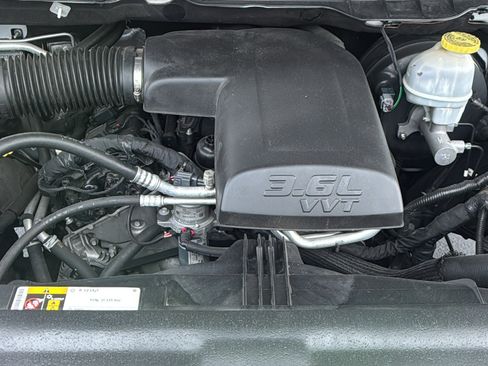 Used 2018 RAM 1500 Express image 12