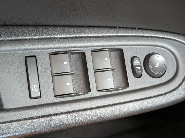 Used 2017 Chevrolet Traverse LT w/ Style and Technology Package FWD image 24