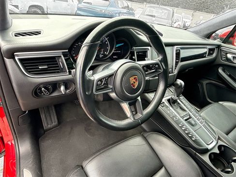 Used 2018 Porsche Macan Turbo w/ Premium Package Plus image 12