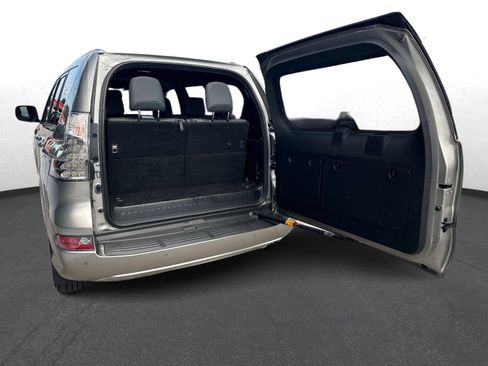 Used 2022 Lexus GX 460 Premium AWD/4WD image 11