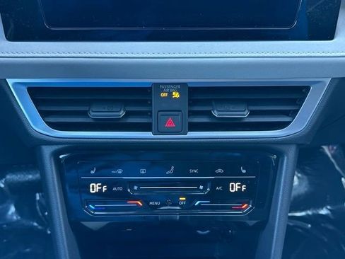 New 2026 Volkswagen Taos SE image 34