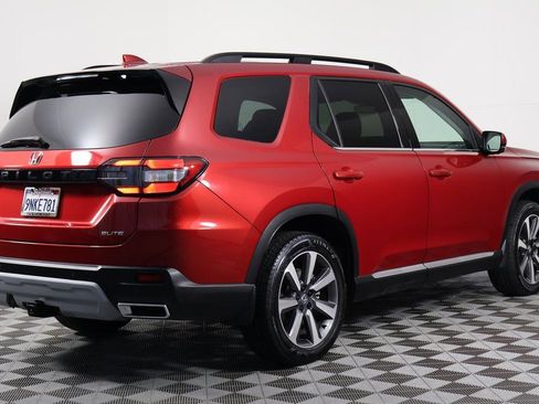 Used 2025 Honda Pilot Elite image 4
