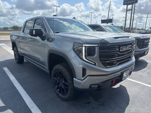 Used 2024 GMC Sierra 1500 AT4 w/ Technology Package image 3