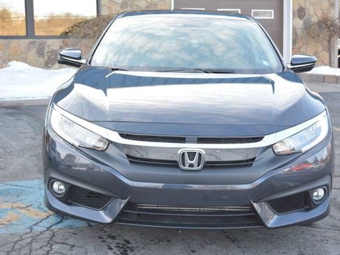 Used 2018 Honda Civic Touring image 2