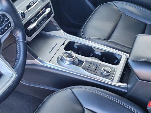 Used 2023 Ford Explorer XLT w/ Equipment Group 202A image 17