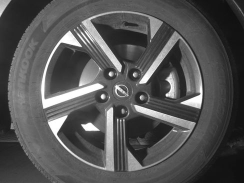 Used 2025 Nissan Sentra SV FWD image 16