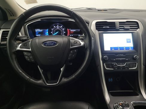 Used 2020 Ford Fusion SEL image 22