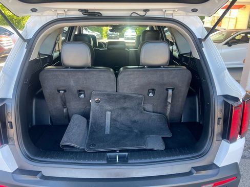 Used 2021 Kia Sorento S w/ Panoramic Sunroof Package AWD/4WD image 12