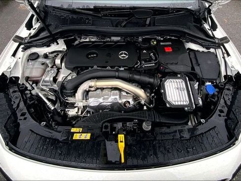 Used 2025 Mercedes-Benz GLA 250 4MATIC image 25