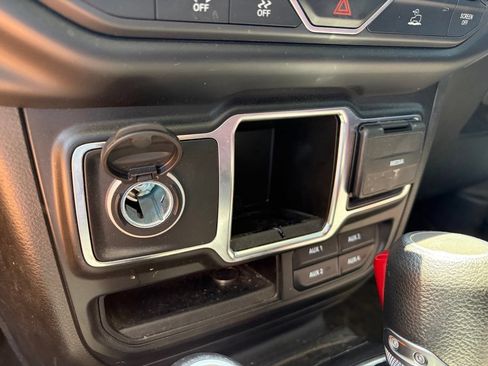 Used 2022 Jeep Gladiator Sport w/ Trailer Tow Package AWD/4WD image 8