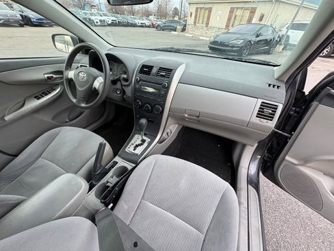 Used 2010 Toyota Corolla LE image 9