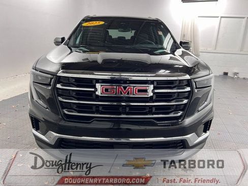 Used 2025 GMC Acadia Elevation FWD image 2
