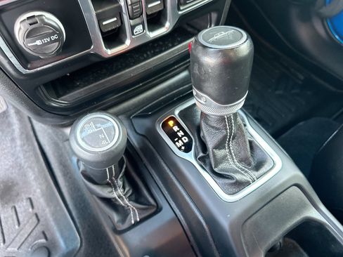 Used 2021 Jeep Gladiator Overland w/ Popular Equipment Package AWD/4WD image 20