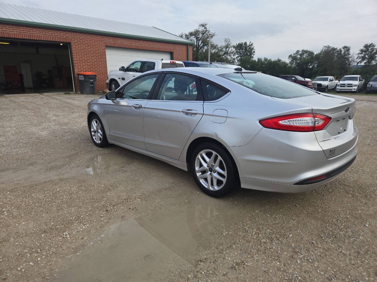 Used 2014 Ford Fusion SE FWD image 6
