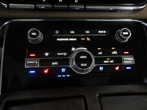 Used 2022 Lincoln Navigator Reserve AWD/4WD image 59