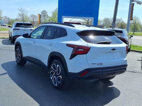 Used 2025 Chevrolet Trax RS w/ Driver Confidence Package image 3