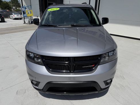 Used 2019 Dodge Journey SE FWD image 3